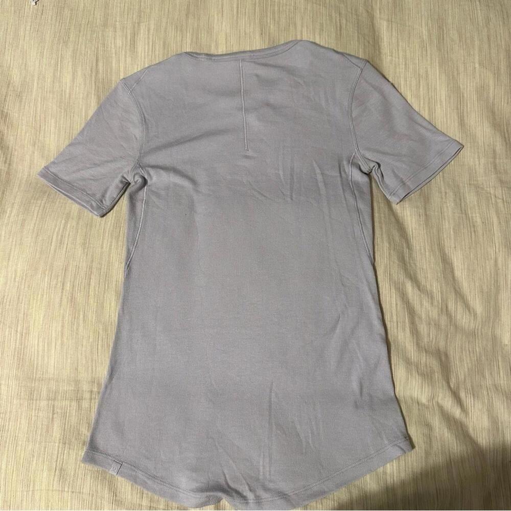 Lululemon Athletica Hold Tight Short
Sleeve - Picture 5 of 5